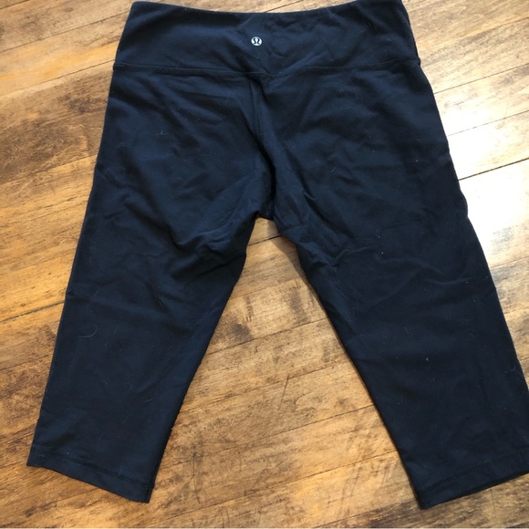 Lululemon Ladies Crops - Picture 2 of 4